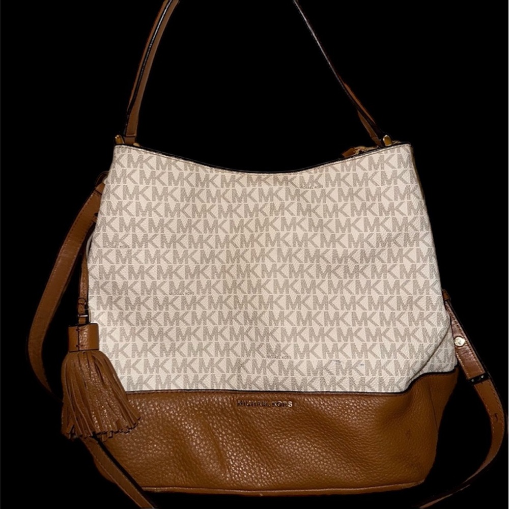 MICHAEL KORS 😍 white and brown leather shoulder purse